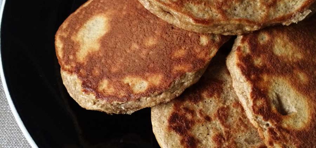Low Carb Pancakes mit Kokosmehl Holistic Fitness